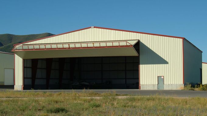 R & M Steel  Hangar Homes