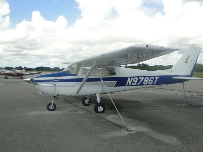 CESSNA 172 SERIES For Sale - Used & New 49 - 72